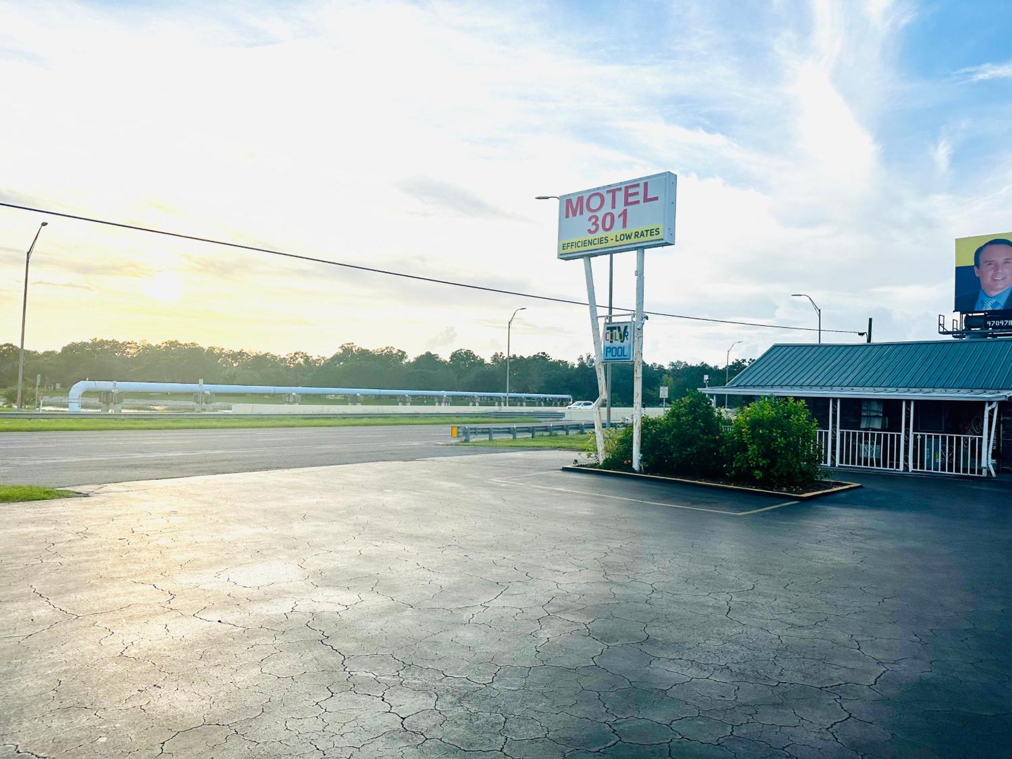 Motel 301 Orient Park Eksteriør billede